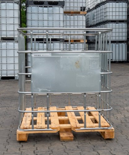 IBC konstrukce (klec) 1000 L – paleta dřevěná (kvalita 1)