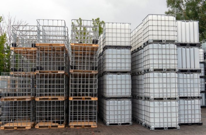 IBC konstrukce (klec) 1000 L – paleta dřevěná (kvalita 1)