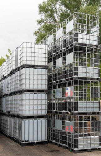 IBC konstrukce (klec) 1200 L – paleta plastová (kvalita 1)