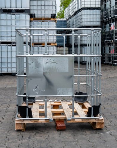 IBC konstrukce (klec) 1000 L – paleta dřevěná (kvalita 1)